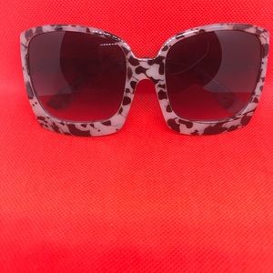 COPY - Oversized square fashion sunglasses in leopard